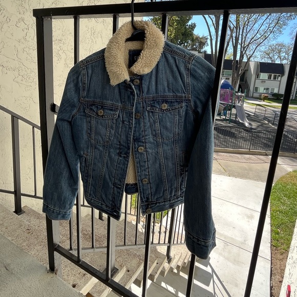 Girls size Large jean jacket - Picture 1 of 4
